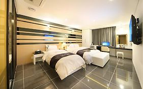 Hotel Cube
